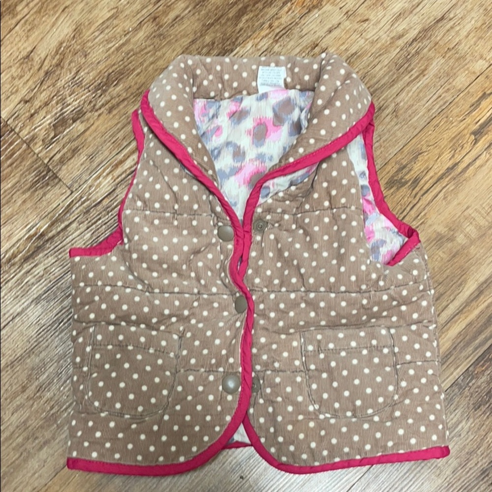 Adorable toddler puffer vest. 2T.